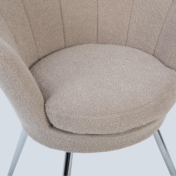 MUSZELKA FOTEL FREY LATTE BARANEK CHROMOWANE NOGI