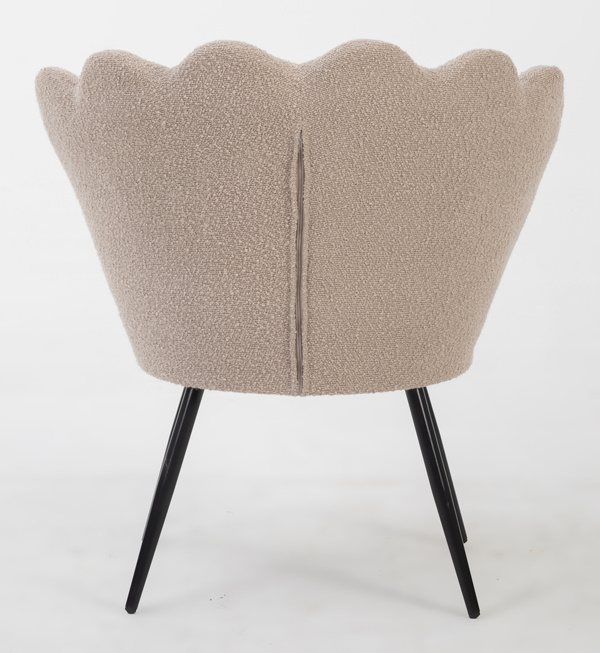 MUSZELKA FOTEL FREY LATTE BARANEK CZARNE NOGI