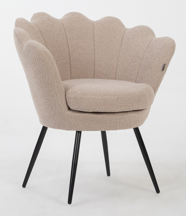 MUSZELKA FOTEL FREY LATTE BARANEK CZARNE NOGI