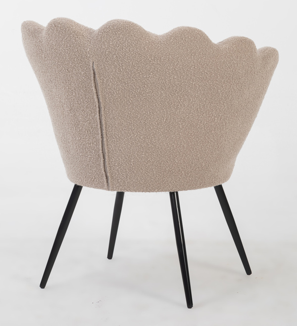 MUSZELKA FOTEL FREY LATTE BARANEK CZARNE NOGI